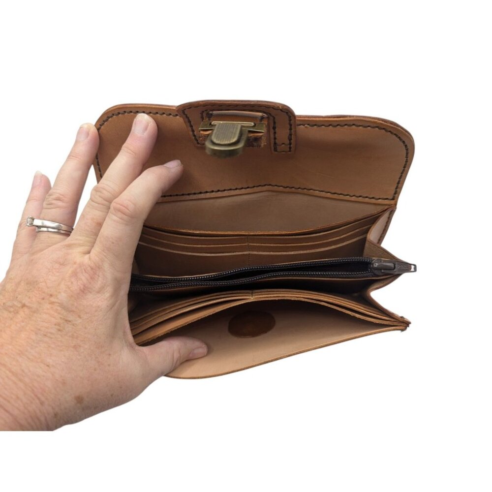Vintage-Style Brown Leather Clutch Wallet With Brass Turn-Lock Closure Multiple - Picture 5 of 12